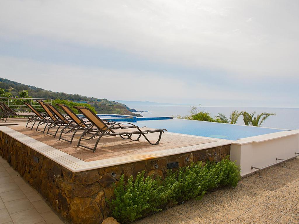 Villa Karavi Pomos Exterior photo