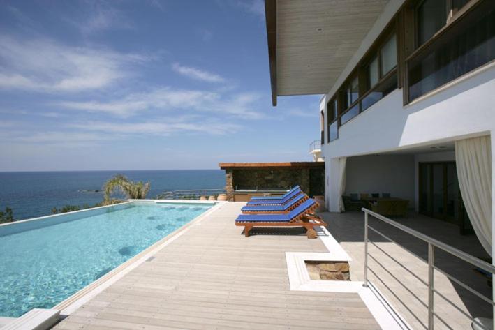 Villa Karavi Pomos Exterior photo